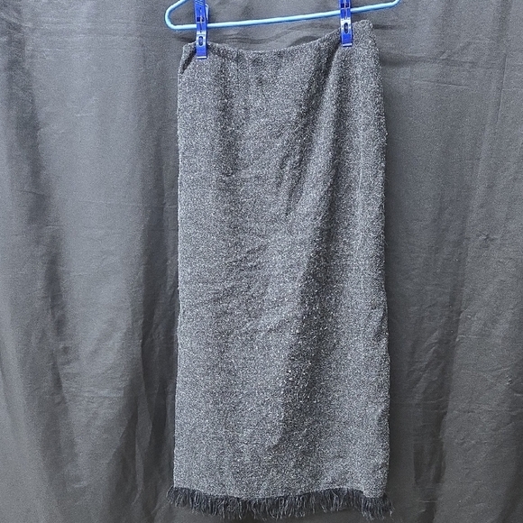 Elegant Women's Black Midi Skirt - Picture 1 of 10